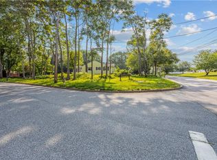 192 Schoolhouse Rd, Warren, RI 02885