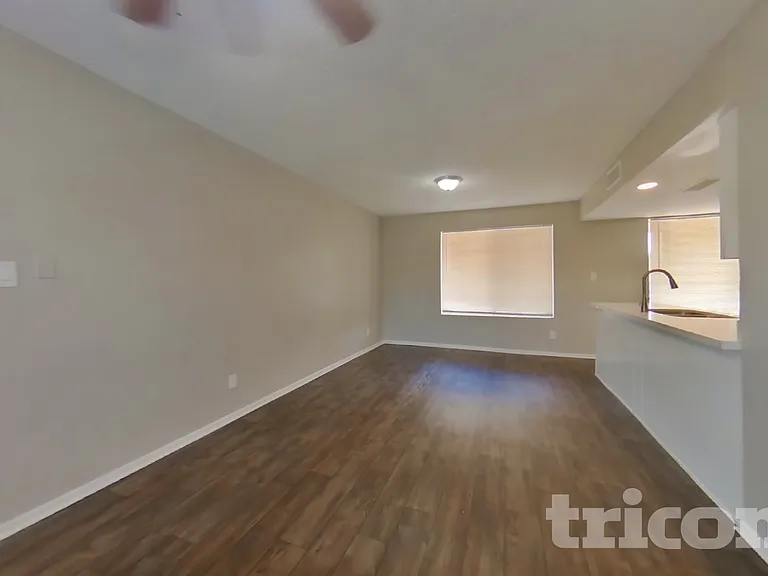 7805 W Cora Ln — Photo 6