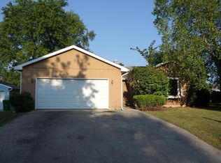 2501 Hyde Park Ave, Holiday Hills, IL 60051