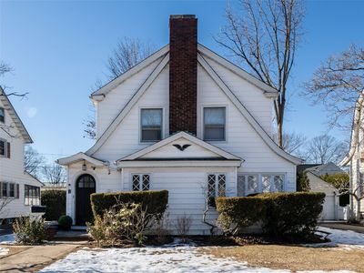 34 Wellington Road, Garden City, NY, 11530
