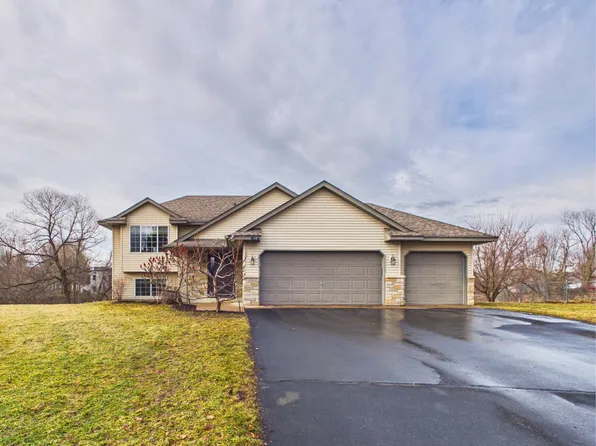 7587 Wellington Cir, North Branch, MN 55056