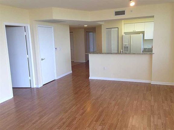3rd image of 19501 W Country Club Dr 1903 #1903