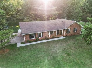 205 Random Rd, Mocksville, NC 27028