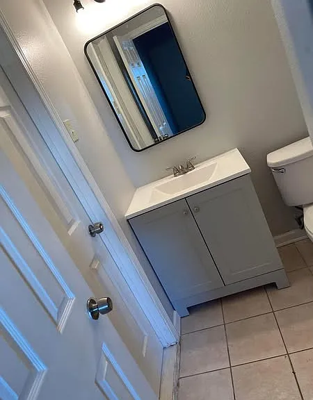 2504 Kenneth Dr — Photo 3