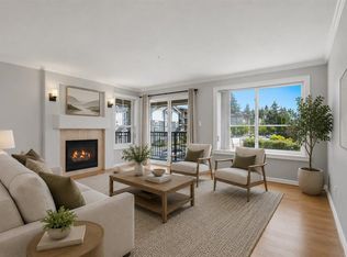 2772 Clearbrook Rd #201, Abbotsford, BC V2T6N6