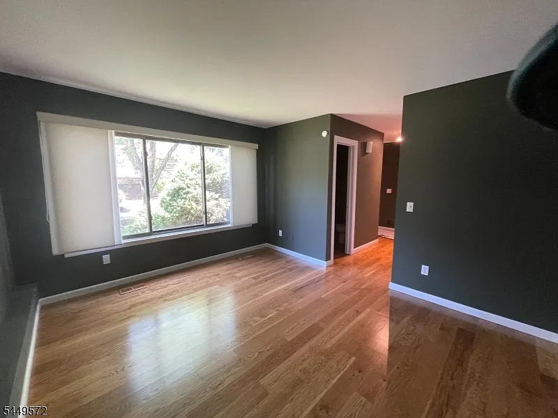 3 bed, 2.5 bath, $4,300 — Photo 2