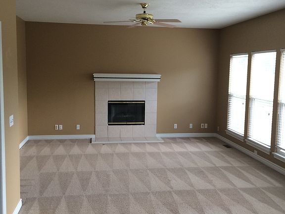 Huge Living Room w/ Gas Fireplace