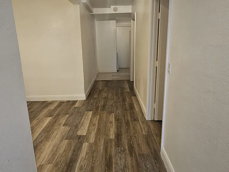 1400 Lakeshore Ave #10 — Photo 9