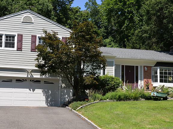 2nd image of 104 Cedar Dr E