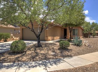 571 W Amber Hawk Ct, Green Valley, AZ 85614