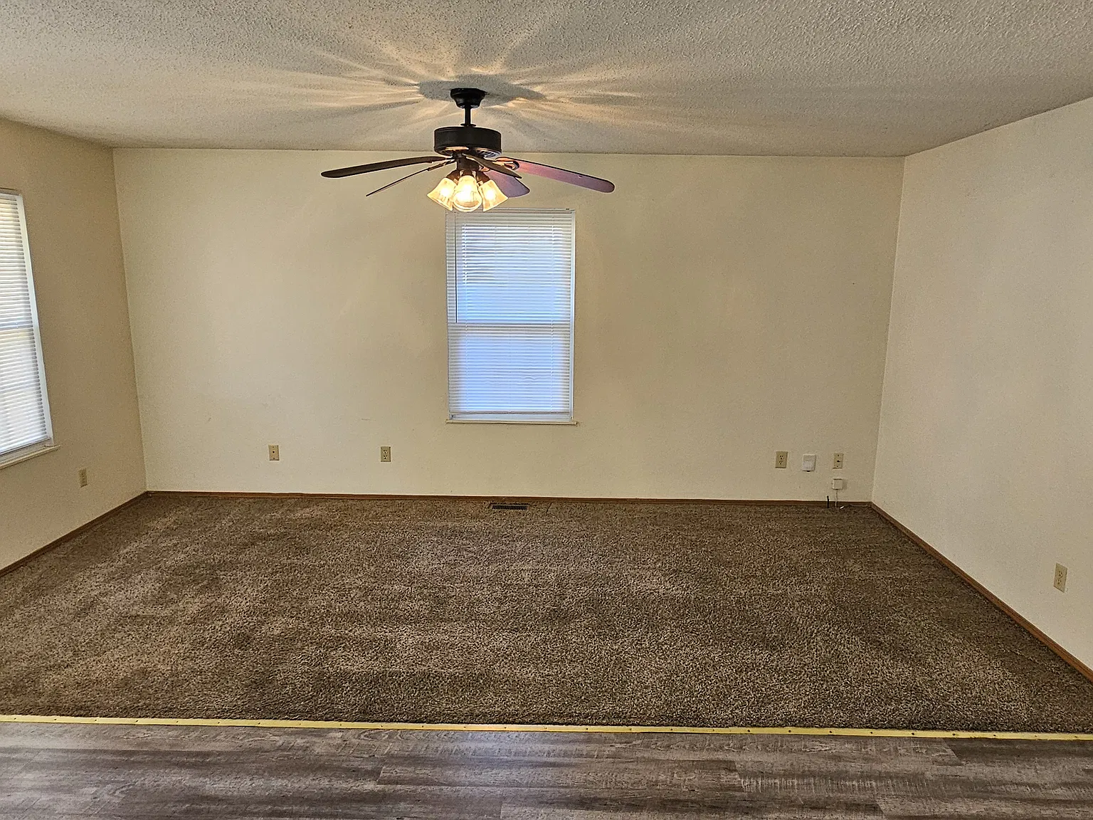 2 bed, 860 sqft, $900 — Photo 4