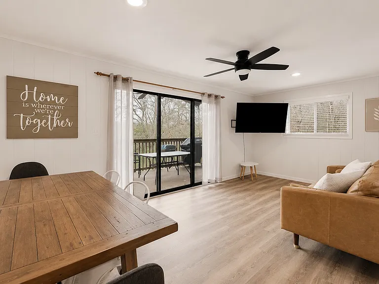 11904 White Oak Dr — Photo 16