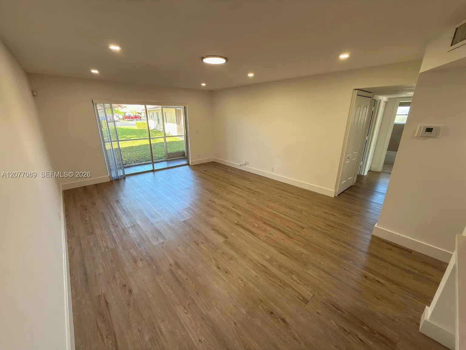 Rosewood Condo — Photo 2