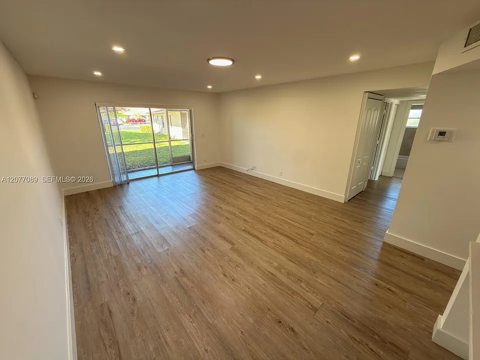 9937 Three Lakes Cir #14-D
