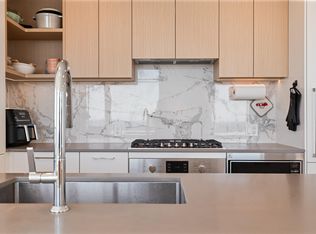 6468 Willingdon Ave #3201, Burnaby, BC V5H 4E4