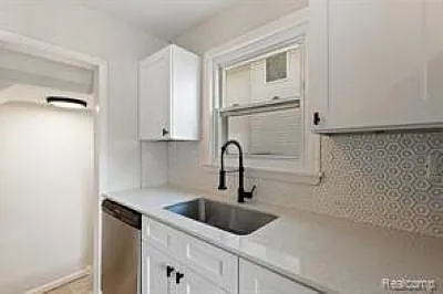 3 bed, 1.5 bath, 950 sqft, $2,400 — Photo 4