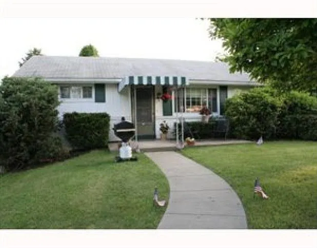 124 Marshall Dr photo 1