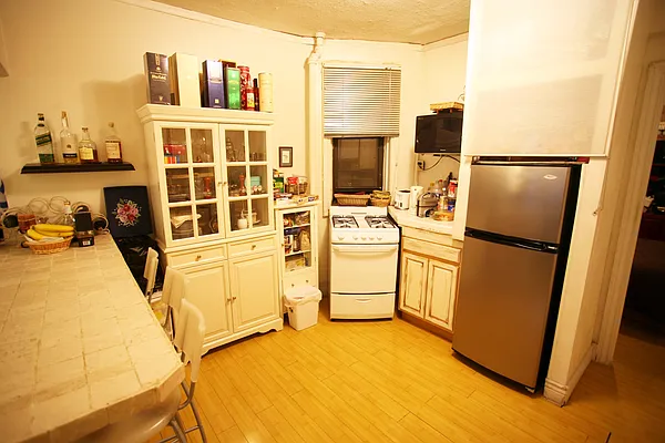 Rented by Avenues Real Estate | media 15