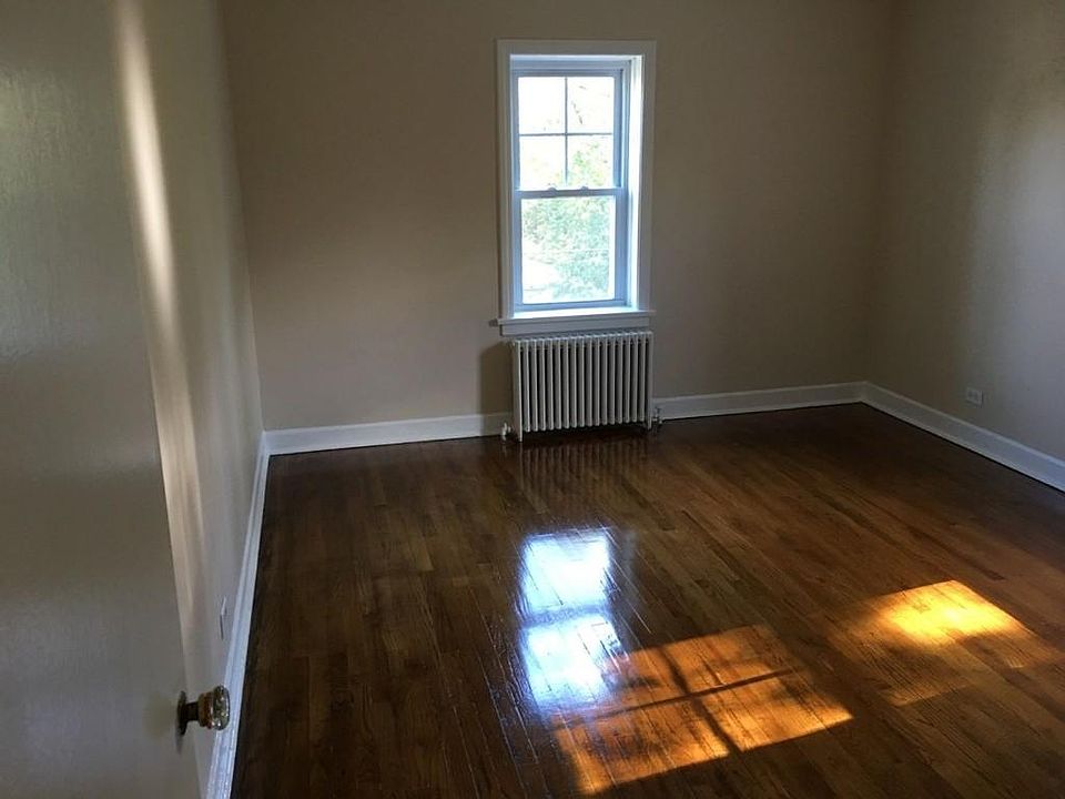 2nd image of 4633 N Lawndale Ave #3S