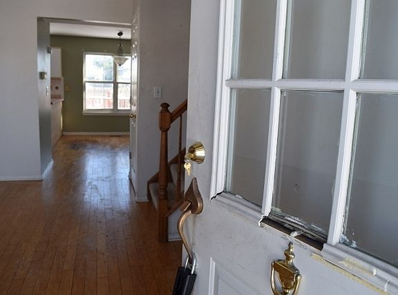 2nd image of 87 Newbury Ln