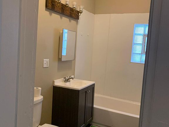 3rd image of 242 S 13th Ave APT 1