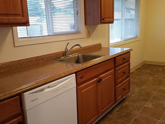 4th image of 6307 NE Hazel Dell Ave