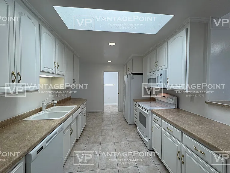 1684 Twin Lakes Cir #1 — Photo 3