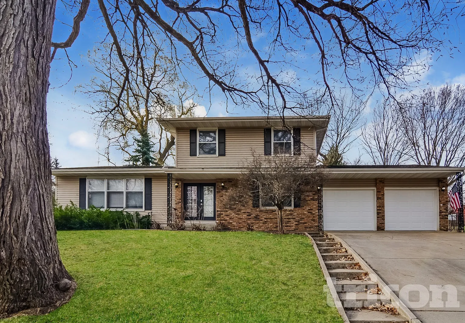 3301 Skyview Drive Burnsville MN — Photo 1