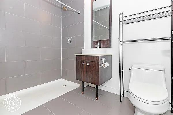 Rented by MySpaceNYC | media 6