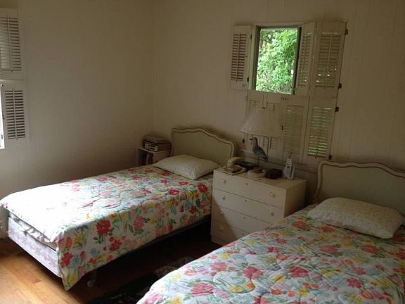 5th image of 27 Meredith Ave