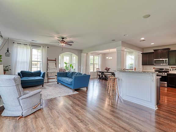 3rd image of 512 Furman Creek Ct