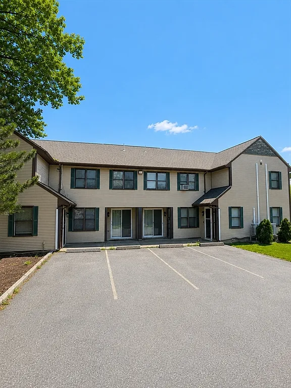 2 bed, 1.0 bath, 1000 sqft, $2,000 — Photo 2
