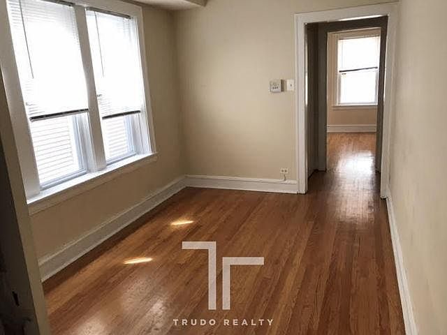 1st image of 5200 N Leavitt St #52042