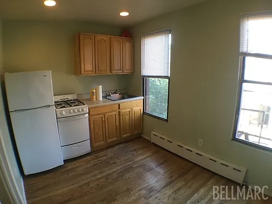 Rented by Bellmarc Realty | media 19