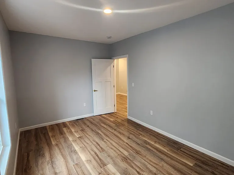 905 Irving St #1 — Photo 11