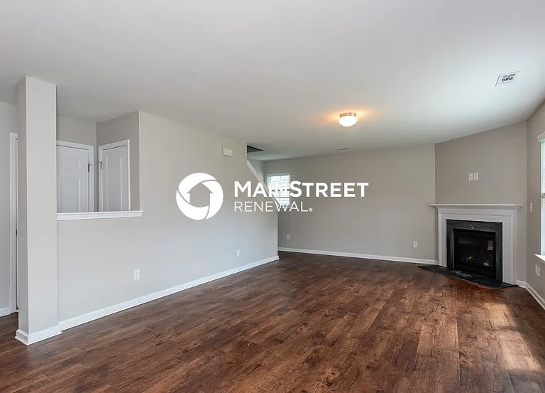 6407 Maple Creek Ct — Photo 2