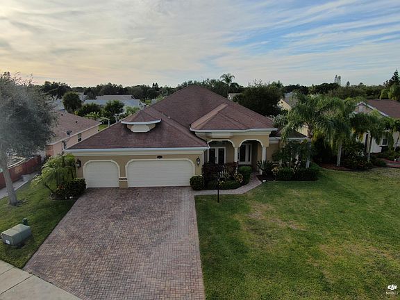 2nd image of 1418 Tipperary Dr