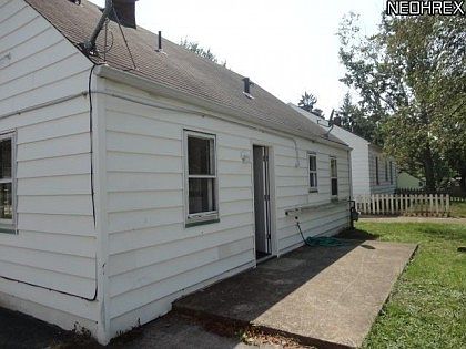 2nd image of 1564 Bancroft Ave