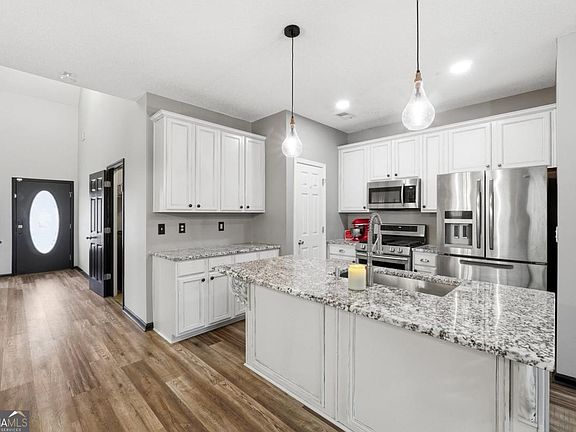 2nd image of 16 Shaw Blvd