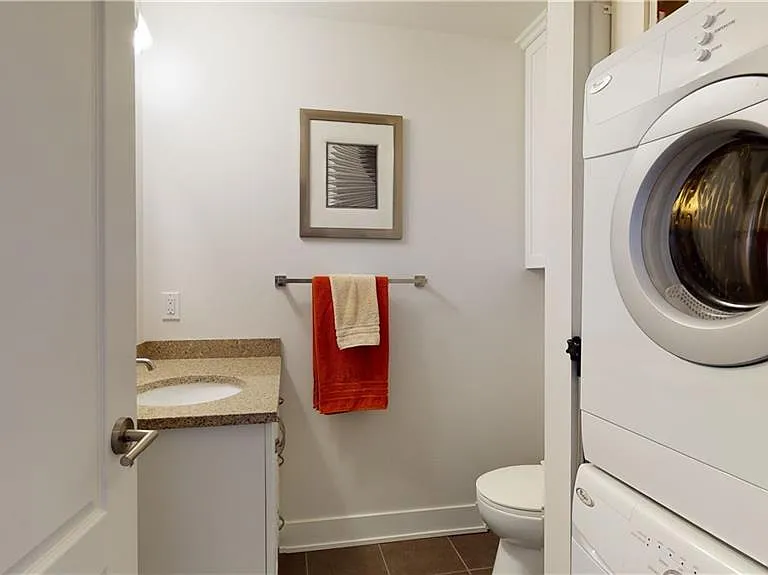 1035 Bank St #1501 — Photo 5