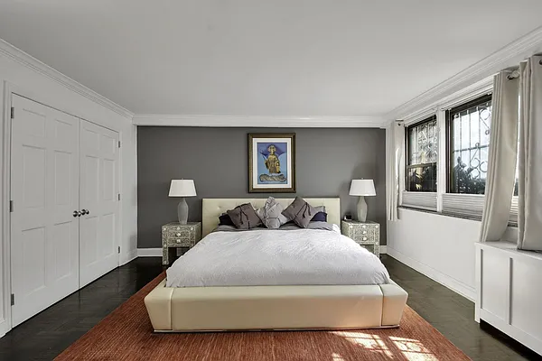 Sold by Bold New York | media 1