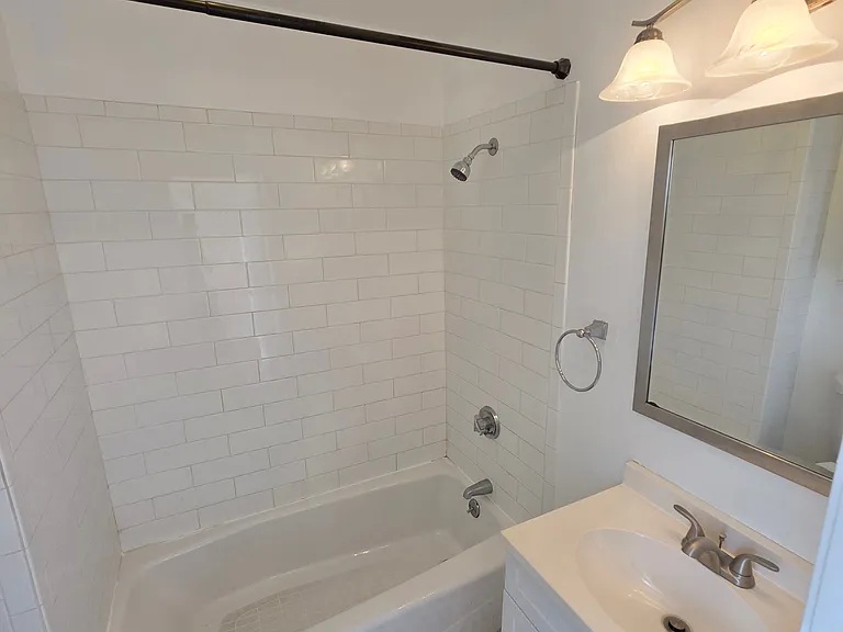 68 Park Ave 3rdFlr 2B/1B FreshPaint Hardwoods Spacious Office! PetsOK — Photo 9