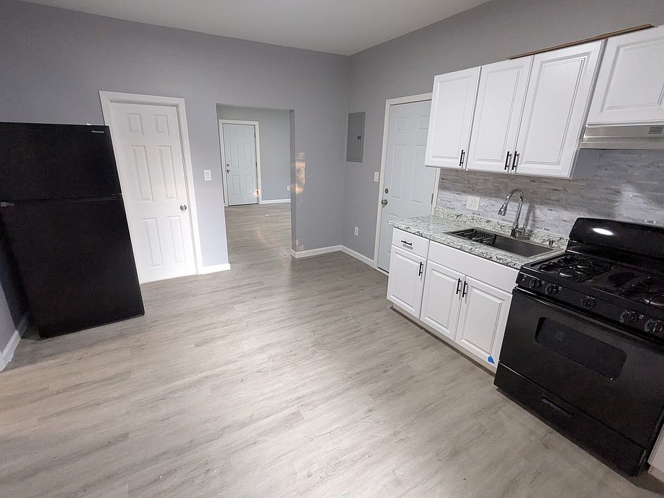 1st image of 62 Fairview St #2