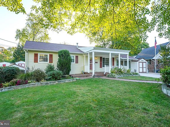 3rd image of 4917 Poplar Dr