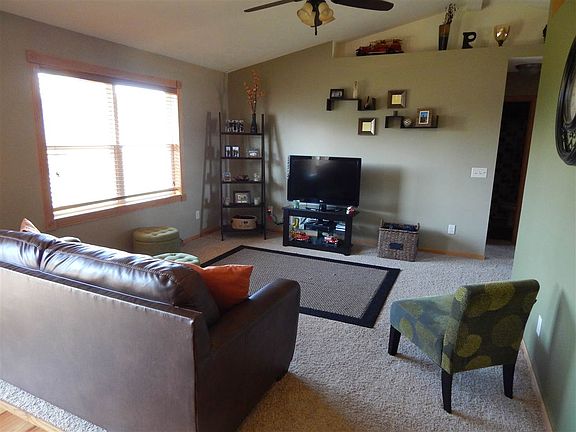 3rd image of 4241 Baybrook Dr
