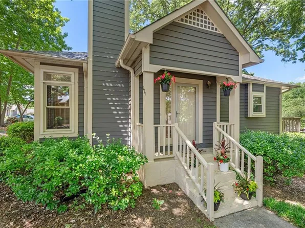 209 Tabor View Ln, Winston Salem, NC 27106