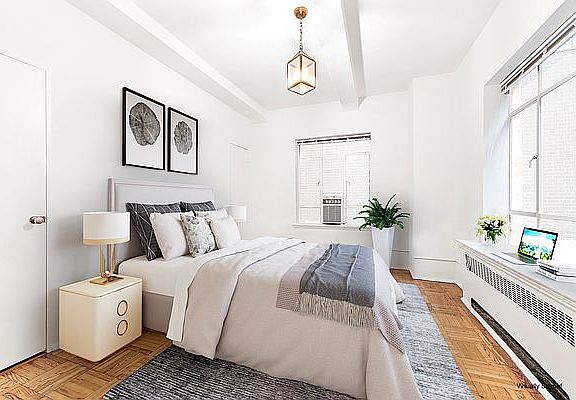 4th image of 45 W 54th St #1A