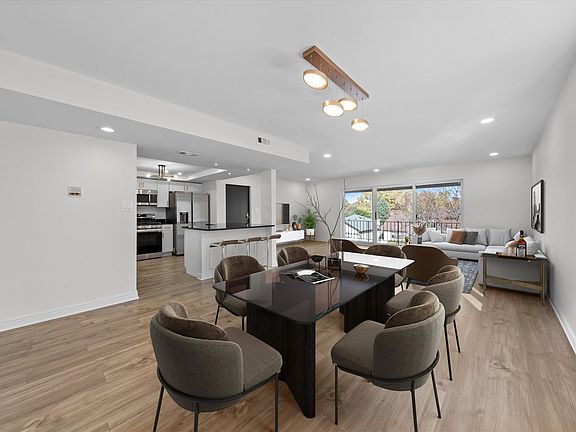 5th image of 4113 W 93rd Pl APT 2A
