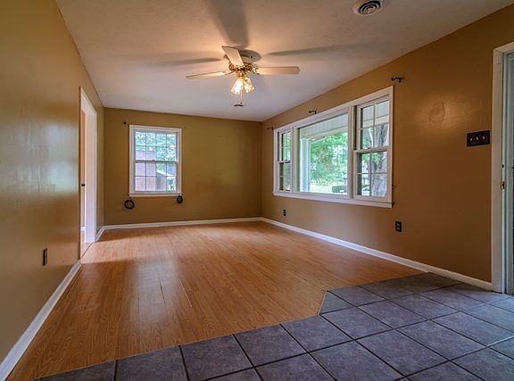 4th image of 19474 Johnson Dr