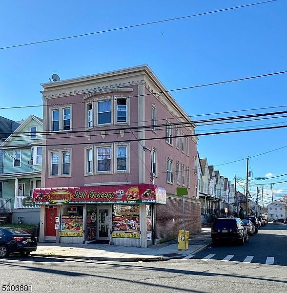 2nd image of 321 Washington Ave